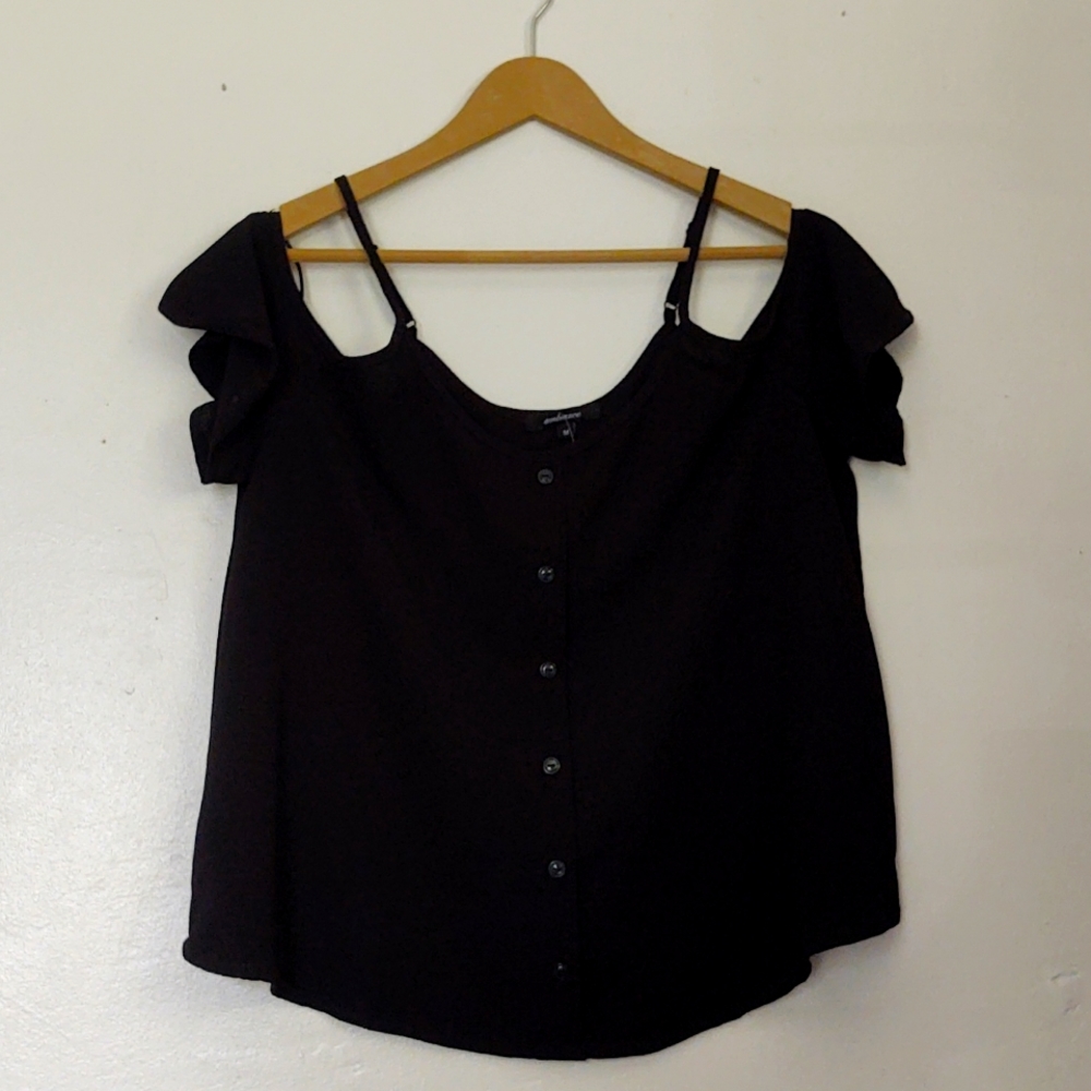 NWOT Ambiance Black Cold Shoulder Flutter sleeve Top sz Med women's